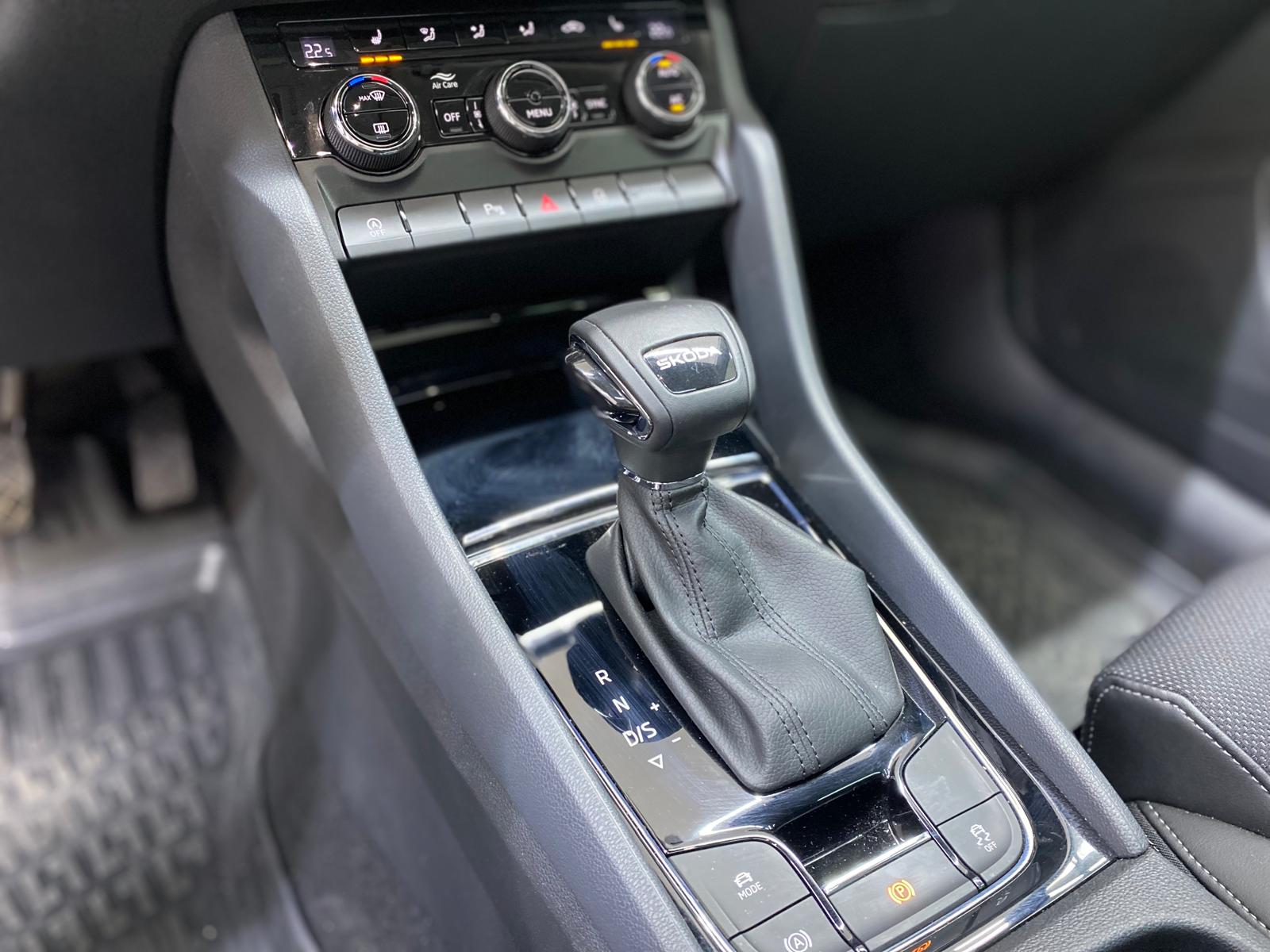 SKODA KAROQ 12